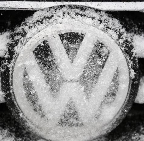 Geldregen mit Gegenwind VW Aktionäre klopfen Börsengang ab WELT