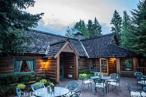 Dancing sun cabins is the perfect romantic destination for your honeymoon. Sun Valley Wedding and portrait photographer at Trail ...