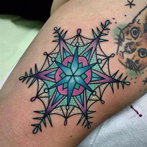 See more ideas about snow flake tattoo, snow tattoo, tattoos. 75+ Cute Snowflake Tattoo Ideas - Express Yourself With ...