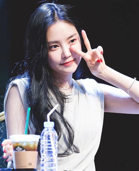 Apink Naeun Son Na Eun Hongdae Pink Panda Fan Signs Iz One