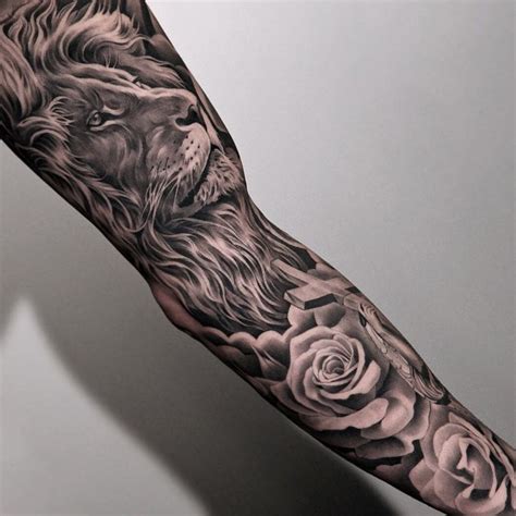 Lion And Roses Mens Lion Tattoo Half Sleeve Tattoo Lion Head Tattoos