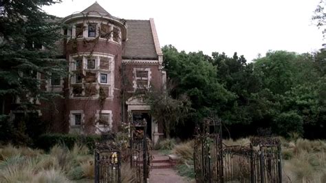 The Owners Of The Ahs Murder House Are Suing The Brokers That Sold It To Them