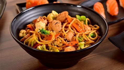 Comida China Aprende A Preparar Un Espagueti Chino De Manera Fácil Y Rápida Con Esta Receta