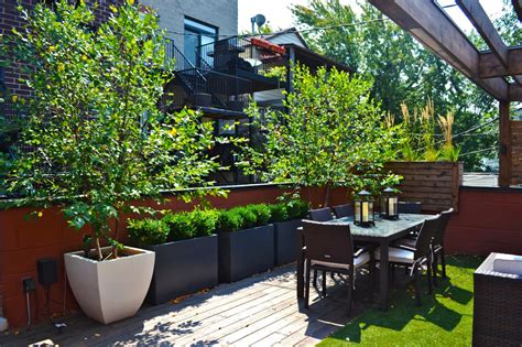 Subsequently, it's no surprise that the leisure lifestyle is now a $6.2 billion industry and growing (fordyce 2013). Chicago Rooftop Deck and Garden | 2014 | HGTV