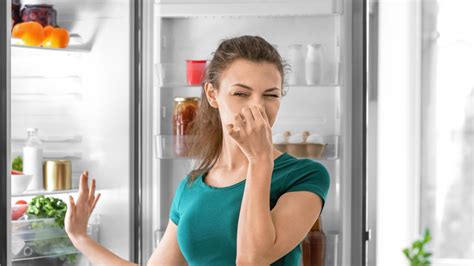 Cum Poți Scăpa De Mirosul Neplăcut Din Frigider Ai Nevoie De Câteva