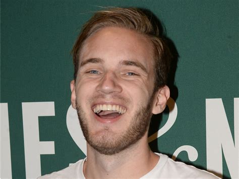 Youtubes Rewind 2019 Video Features Pewdiepie Again After He Was