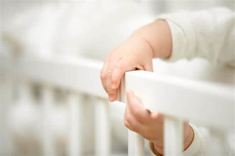 Wann greifen babys das erste mal ratgeber fur eltern. Wann greifen Babys das erste Mal? | Ratgeber für Eltern