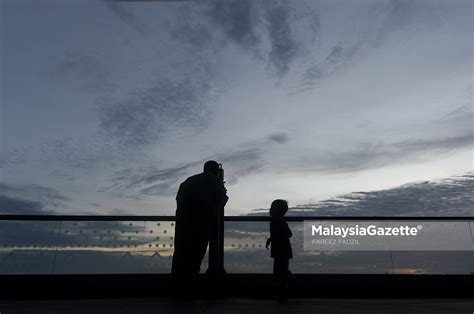 Cek daftar wilayah yang bisa menyaksikan gerhana bulan total ini. Tarikh lihat anak bulan Syawal pada 22 Mei