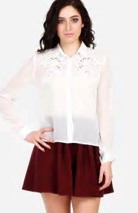 embroidered blouse in white dailylook