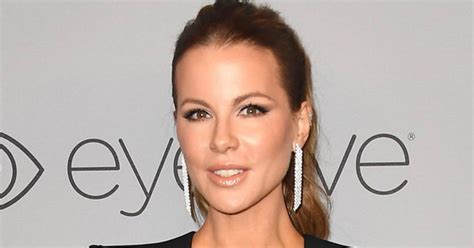 Braless Kate Beckinsale 44 Takes The Plunge In Daring Golden Globes