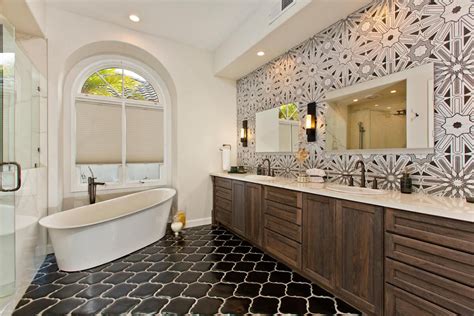 32 Best Master Bathroom Ideas And Designs For 2021