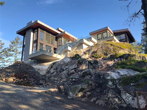 Building A Home On A Steep Slope Alair Homes West Vancouver