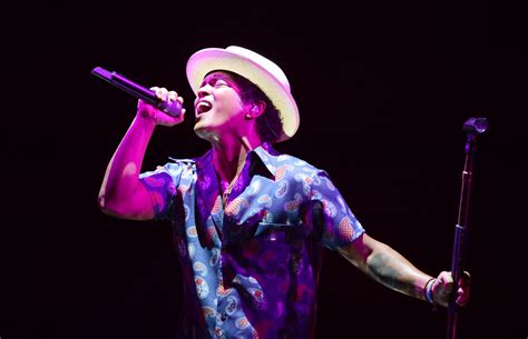 Bruno Mars Singing Images Hoodoo Wallpaper