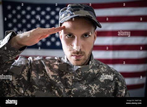 Soldier Saluting American Flag Hi Res Stock Photography And Images Alamy