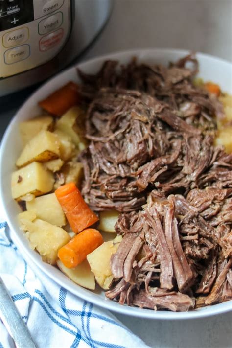 Add the seasoned chuck roast into the pot, then let it brown for exactly 10 minutes on each side. 40 Delicious Instant Pot Beef Recipes To Add To Your Menu