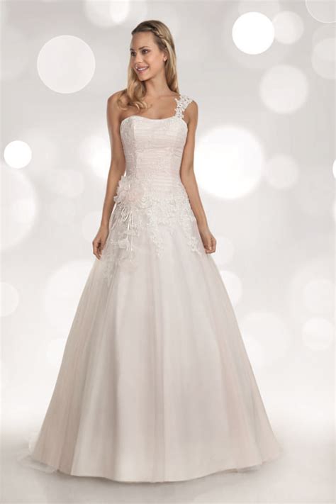 Wir haben unterschiedliche marken ausführlich getestet und wir zeigen unseren lesern hier unsere ergebnisse unseres tests. Orea Sposa 6 (mit Bildern) | Braut, Brautkleid, Hochzeit