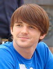 Page managed by cathy kautz and robin dodson (drake's mom). Drake Bell - Wikipedia