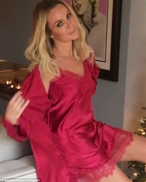 Amanda Holden Dresses As A Very Sexy Mrs Claus Daily Mail Online