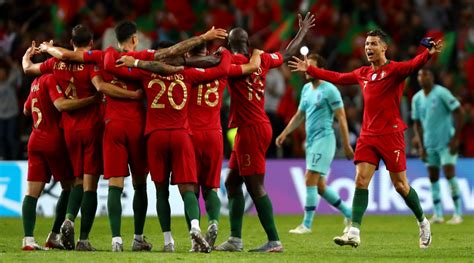 Här skriver vi om allt som handlar om det europeiska mästerskapet i fotboll som den här gången spelas på flera olika platser runtom i europa. Cristiano Ronaldo, Members of Portugal National Football Team Donate to Financially Aid Amateur ...