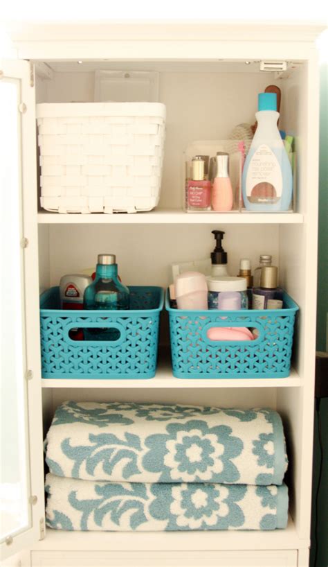 These smart strategies will help you store more in a small space. 8 Incredible Organizing Tips for Your Bathroom Cabinets ...