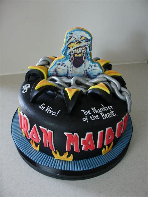 Can anyone please animate this pic of eddie from iron maiden? Iron Maiden Theme Fondant Cake - CakeCentral.com
