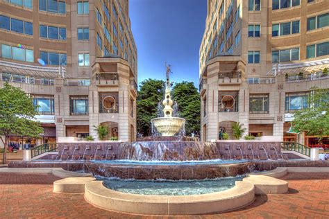 Reston Town Center Celebrates Virginia Is For Lovers 50 Year Anniversary