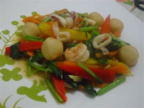 Bahan bersumber protein juga bisa ditambahkan seperti telur puyuh. DUNIA KECIL KITA .: Sayur sawi seafood