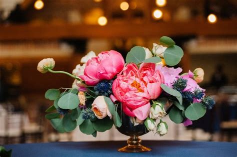 Sebelum kalian mencari toko bunga yang menyediakan beragam bunga untuk pernikahan, kalian harus memilahnya terlebih dahulu. Rangkaian Bunga Pernikahan, Seberapa Perlu untuk Dekorasi ...