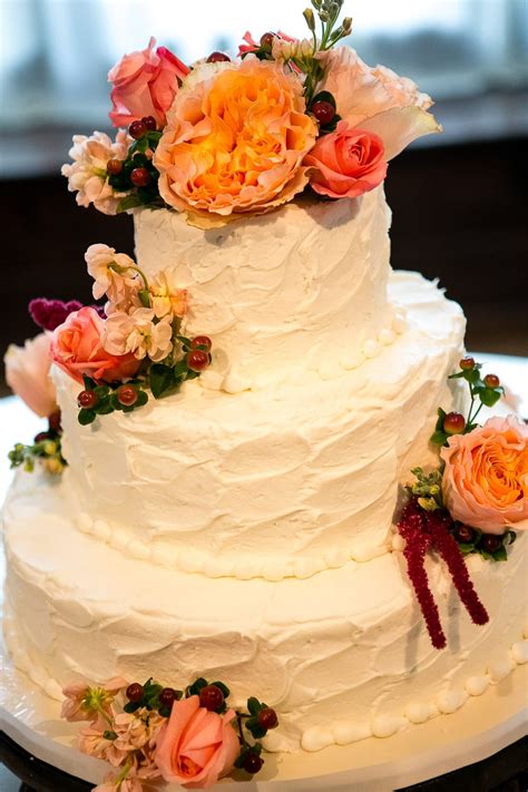 Color Inspiration Peach Coral And Orange Wedding Flowers Enchanted Florist