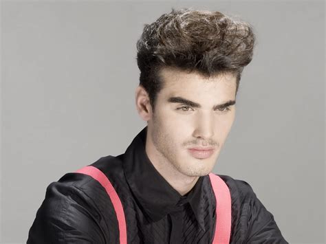 Although it may look a bit complicated with some practice, you can easily become an expert of this. Men's short retro hairstyle with elements of the 50s and 80s