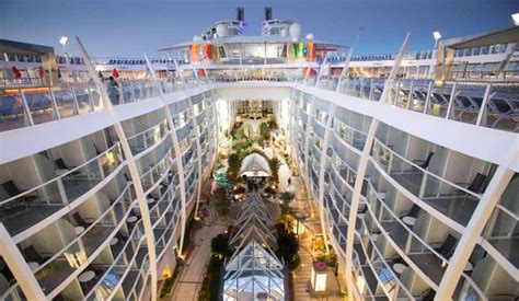 Hyperlapse Tour Of Worlds Largest Cruise Ship Symphony Of The Seas