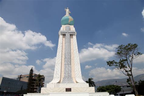 Monumentos De El Salvador