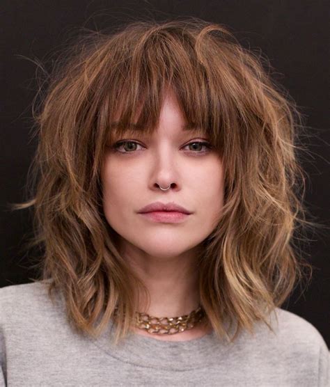 View Medium Hairstyles With Bangs Background