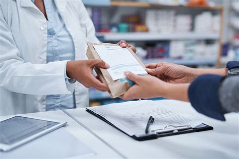 Where Do Pharmacists Work 5 Options