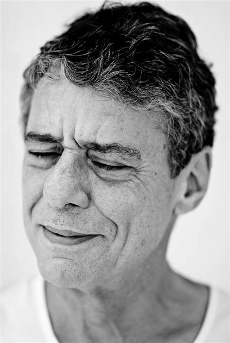 É considerado um dos mais importantes nomes da música popular brasileira. Picture of Chico Buarque