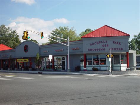444 Rochelle Ave, Rochelle Park, NJ 07662 - Rochelle Park Shopping