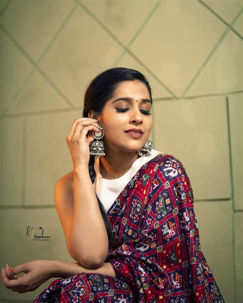 Tv Anchor Model Rashmi Gautam Photo Shoot In Designer Saree