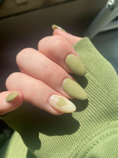 Dreamy Nail Art Inspo 🦋 Follow For More Lightslacquer In 2021 Green Nails Minimalist Nails