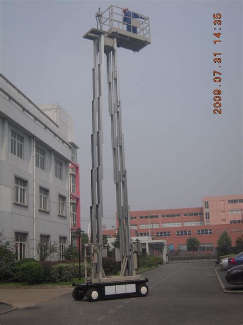 Self Propelled Work Platform With Tools 6m Two Persons Vertical Mast Lift