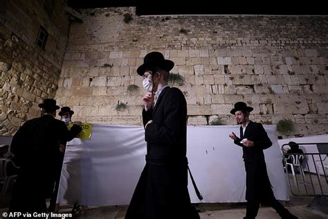 Jerusalem Ultra Orthodox Rabbi Is Accused Of Being An Undercover