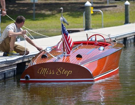 1942 Chris Craft 16′ Hydroplane Boat Runabout Boat Classic Wooden Boats