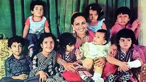 Hrithik Roshan Twinkle Pose With Reena Roy In Rare Pic Can You Spot