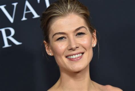 Rosamund Pike To Star In ‘the Wheel Of Time Series At Amazon Tvline