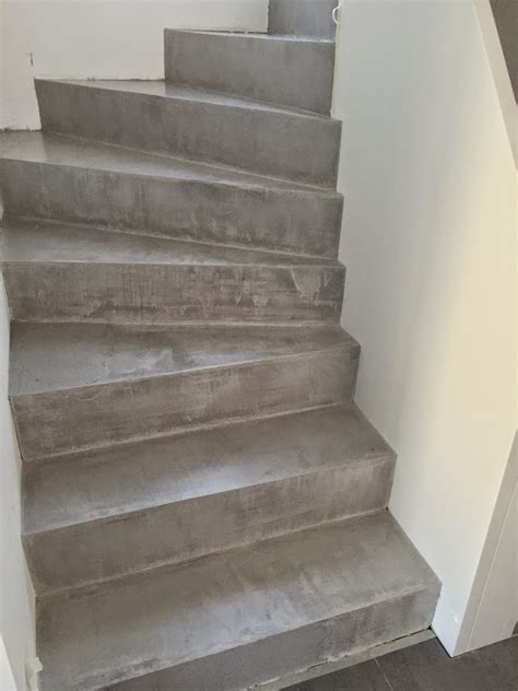Dabei werden sie feststellen, dass sie für innen liegende betontreppen deutlich mehr freiheiten erhalten als für außen liegende treppen. BETON CIRE Oberflächen in BETON LOOK: März 2015