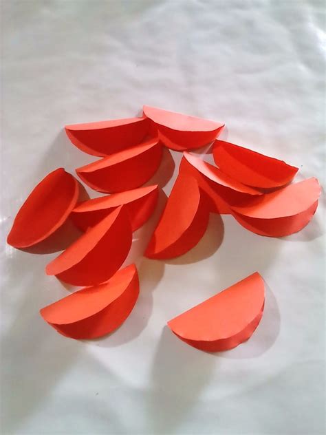 How To Make Folded Circle Paper Flowers Thriftyfun