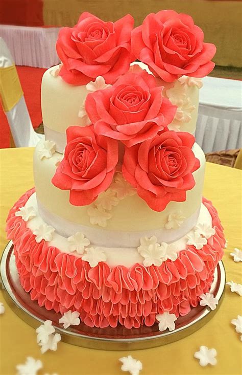 Coral Wedding Cake Decorated Cake By Susanna Sequeira Cakesdecor