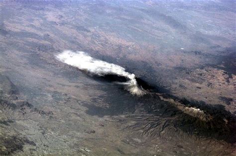 Mexicos Popocatepetl Volcano Active Again Smithsonian