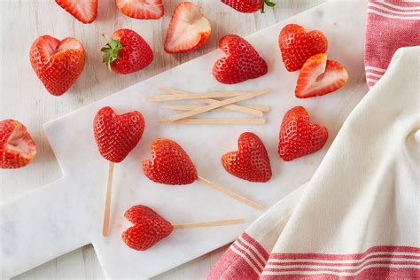 How To Make Chocolate Dipped Strawberry Hearts 1 1024 Vertical California Strawberry Commission