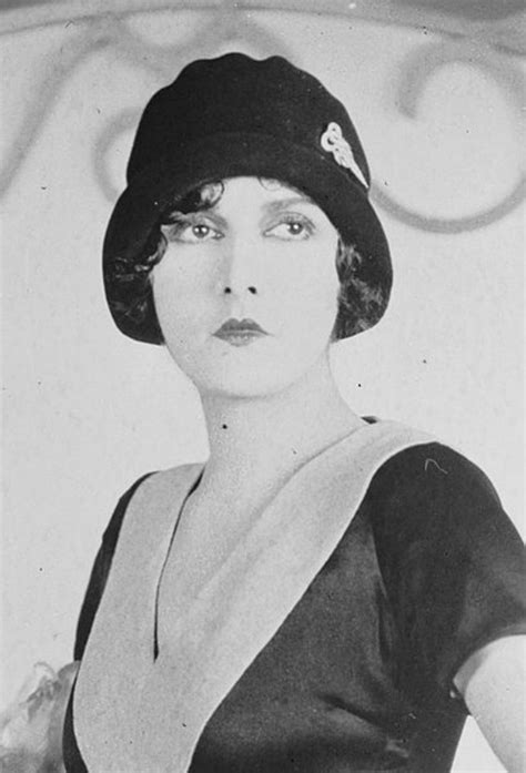 1920 makeup vintage makeup make up kits cute makeup makeup looks hair makeup makeup box clown makeup army makeup. Ancient History of Make up & Ancient Beauty Tips from ...