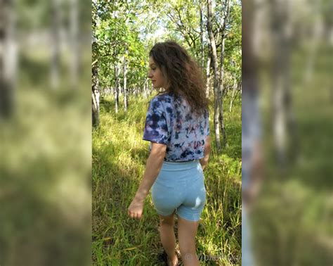 watch online violet foxy aka violetfoxy onlyfans forest hike flashes on x video